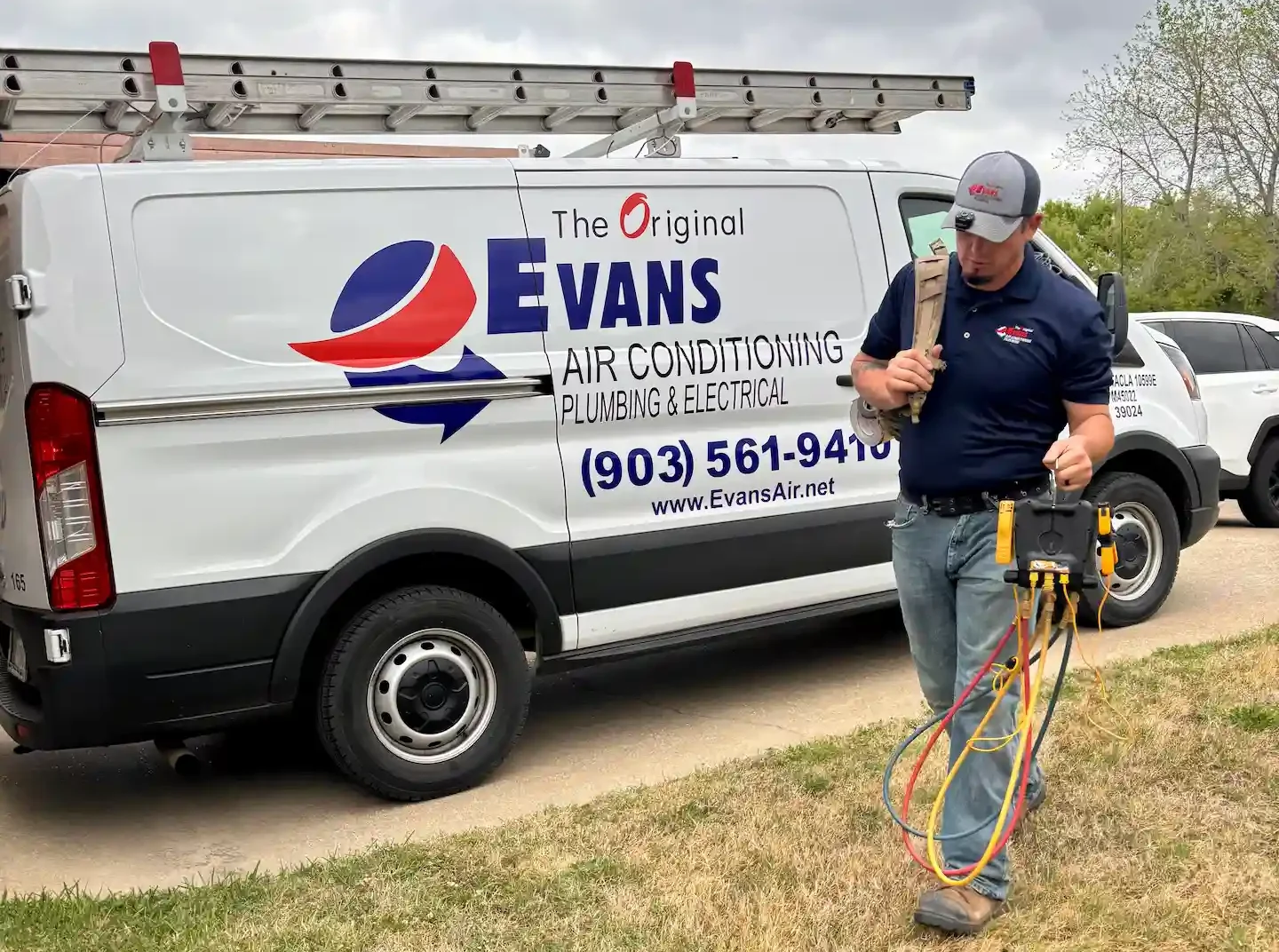 electrician on his way to transfer switch installation